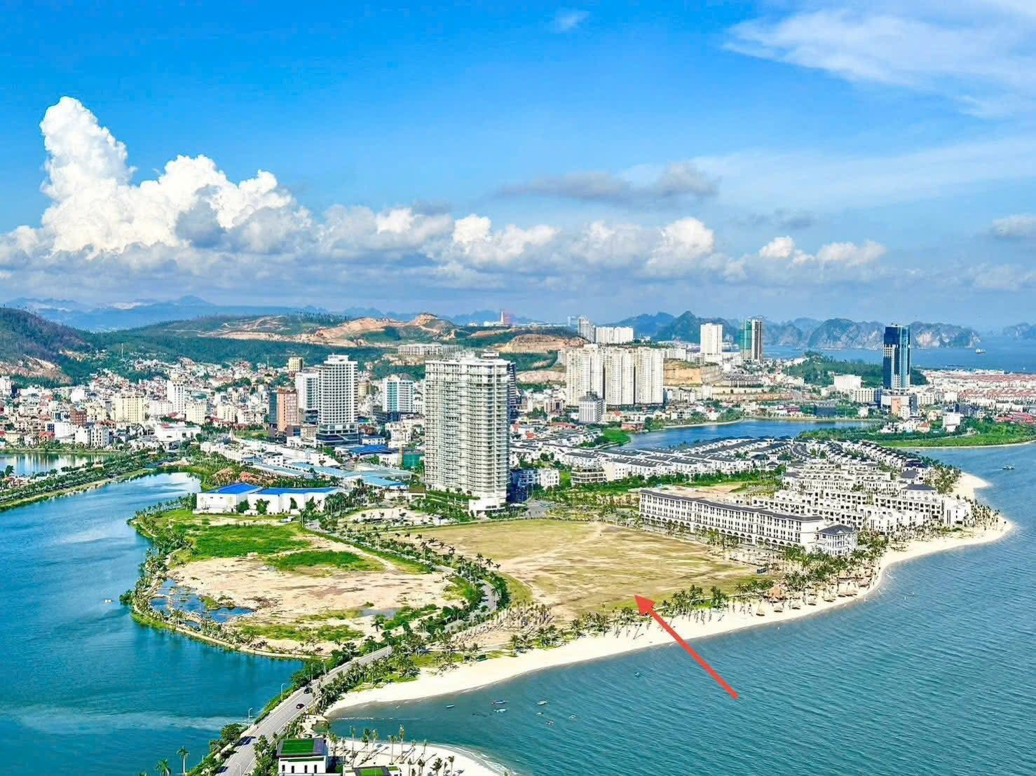 Vị trí đắc địa độc tôn của Aria Bay Hạ Long một bước chạm cát